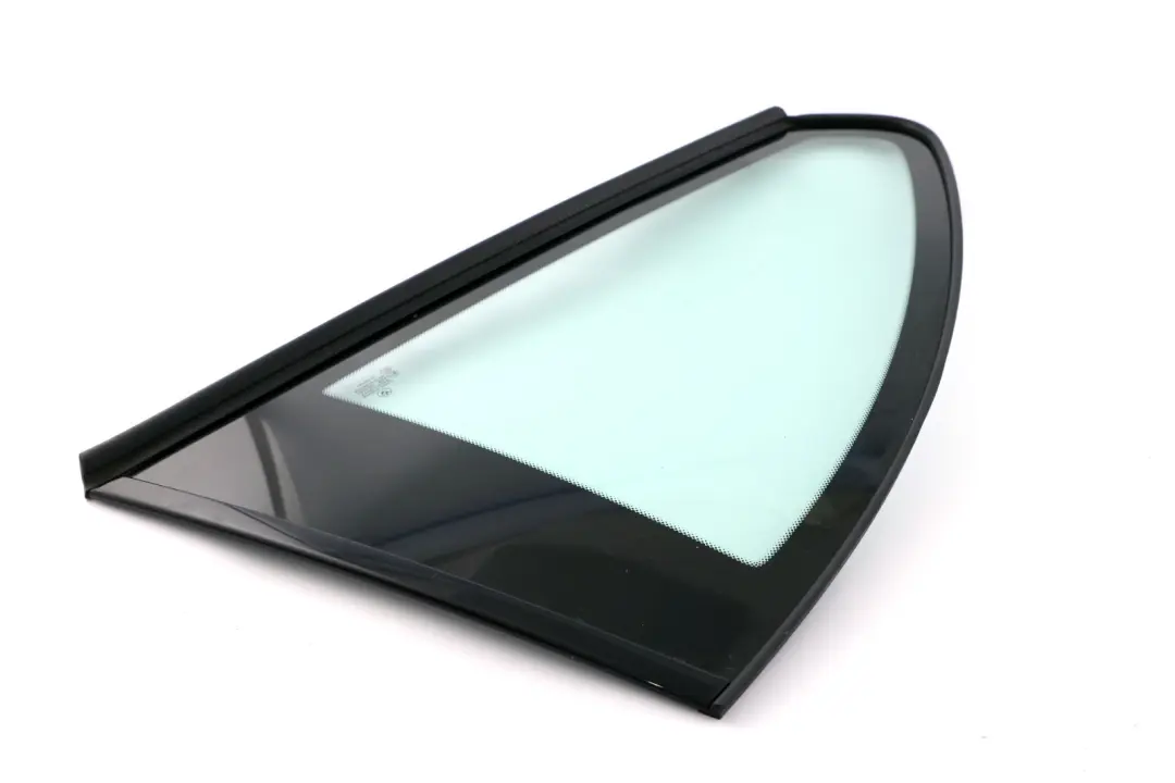 Fenetre Laterale AS2 Arriere Droite pour BMW 1 E82 à propos du numéro de pièce 2996096 BMW 1 E82 Fenetre Laterale AS2 Arriere Droite - SKU 2996096 - Numéro de pièce 2996096