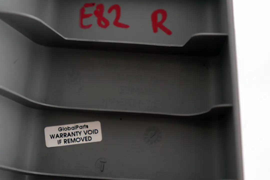 BMW 1 er E82 Blende B-Säule rechts ALASKAGRAU Grau - SKU 2996104 - Teilenummer 2996104