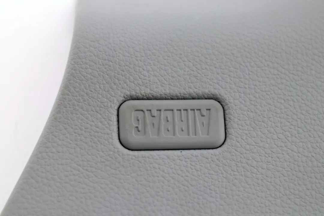 BMW 1 Serie E82 Colonne C Couverture Borne-C a Gauche Gris Alaska 5143 - SKU 2996105 - Numéro de pièce 2996105