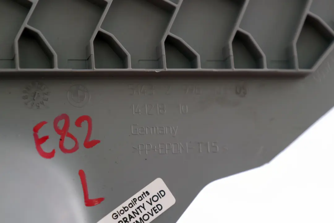 Colonne C Couverture Borne-C a Gauche Gris Alaska 5143 pour BMW 1 Serie E82 à propos du numéro de pièce 2996105 BMW 1 Serie E82 Colonne C Couverture Borne-C a Gauche Gris Alaska 5143 - SKU 2996105 - Numéro de pièce 2996105