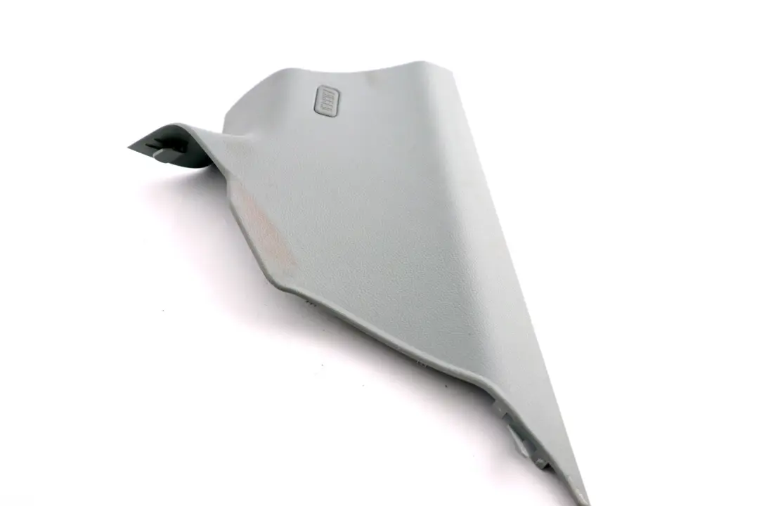 Osłona słupka prawa do BMW E82 o numerze 51432996106 BMW E82 Osłona słupka prawa - SKU 2996106 - Numer Części 51432996106