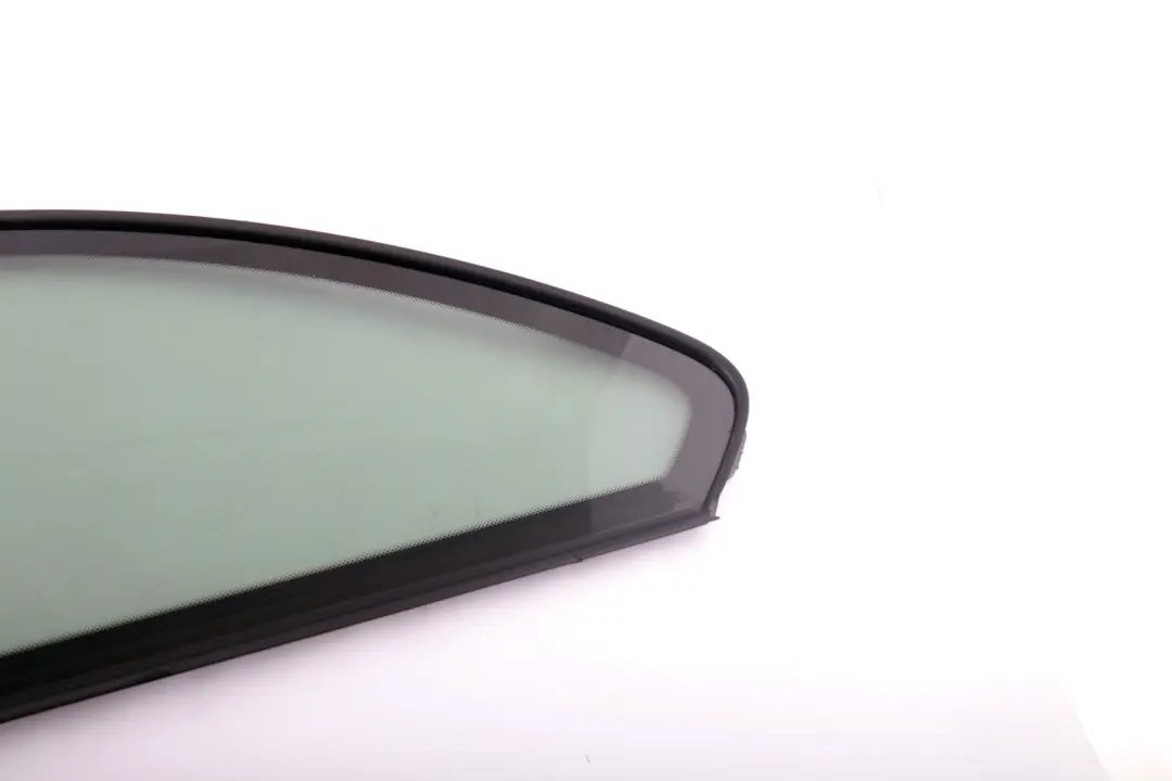 BMW 1 Series E82 Rear Left N/S Side Window AS3 Glanzschwarz High Gloss - SKU 2996217 - Part number 2996217