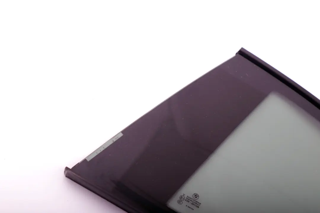 Left N/S Side Window AS3 Glanzschwarz High Gloss to BMW 1 Series E82 Rear with Part number 2996217 BMW 1 Series E82 Rear Left N/S Side Window AS3 Glanzschwarz High Gloss - SKU 2996217 - Part number 2996217