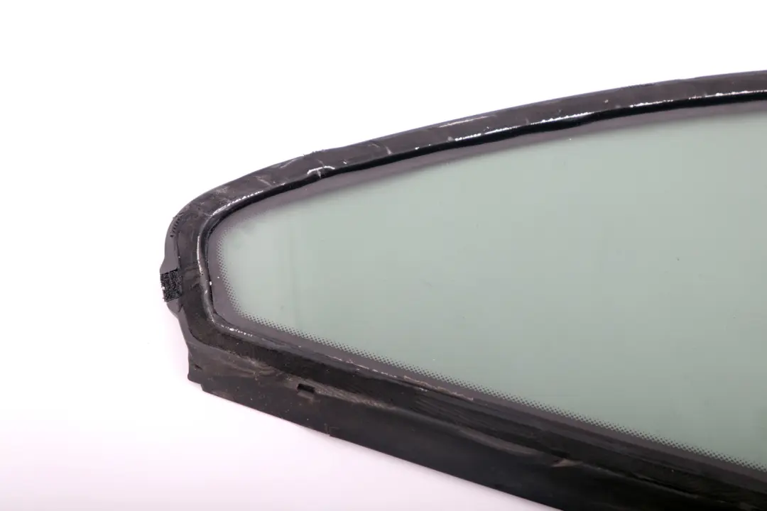 Left N/S Side Window AS3 Glanzschwarz High Gloss to BMW 1 Series E82 Rear with Part number 2996217 BMW 1 Series E82 Rear Left N/S Side Window AS3 Glanzschwarz High Gloss - SKU 2996217 - Part number 2996217