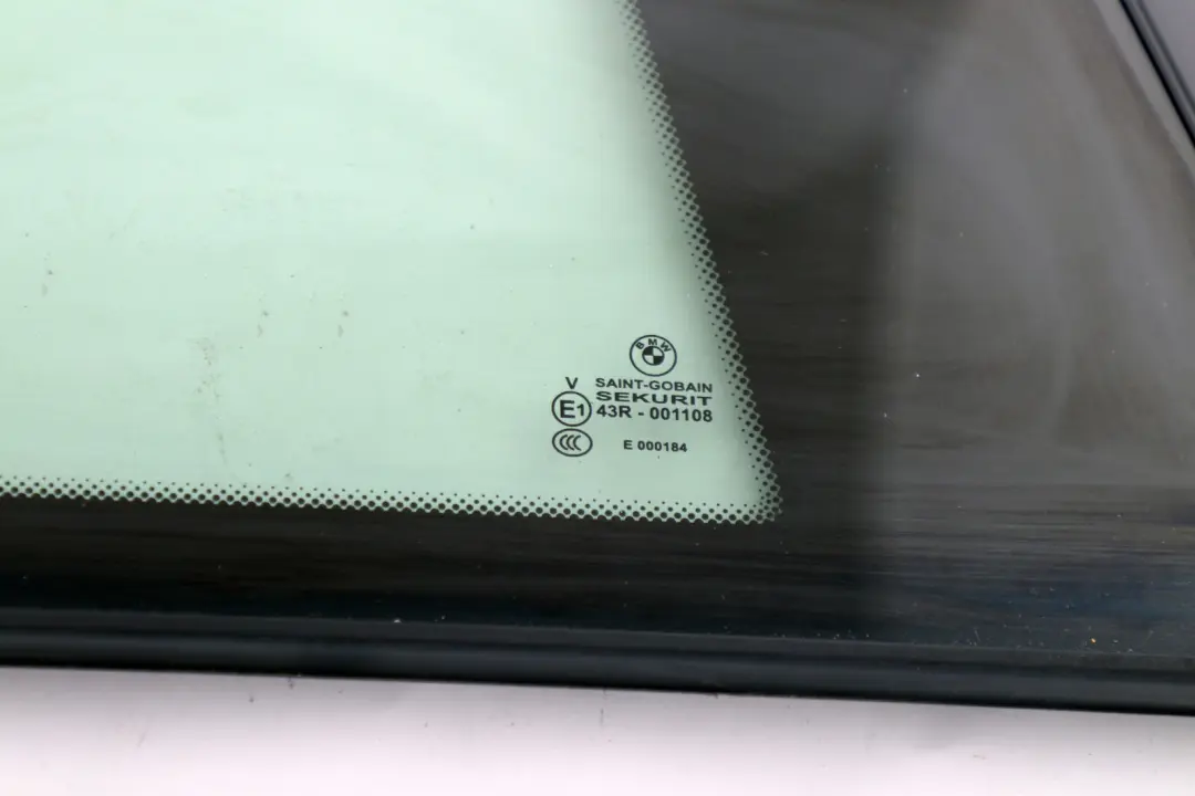 Right O/S Side Window AS3 Glanzschwarz High Gloss to BMW 1 Series E82 Rear with Part number 2996218 BMW 1 Series E82 Rear Right O/S Side Window AS3 Glanzschwarz High Gloss - SKU 2996218 - Part number 2996218