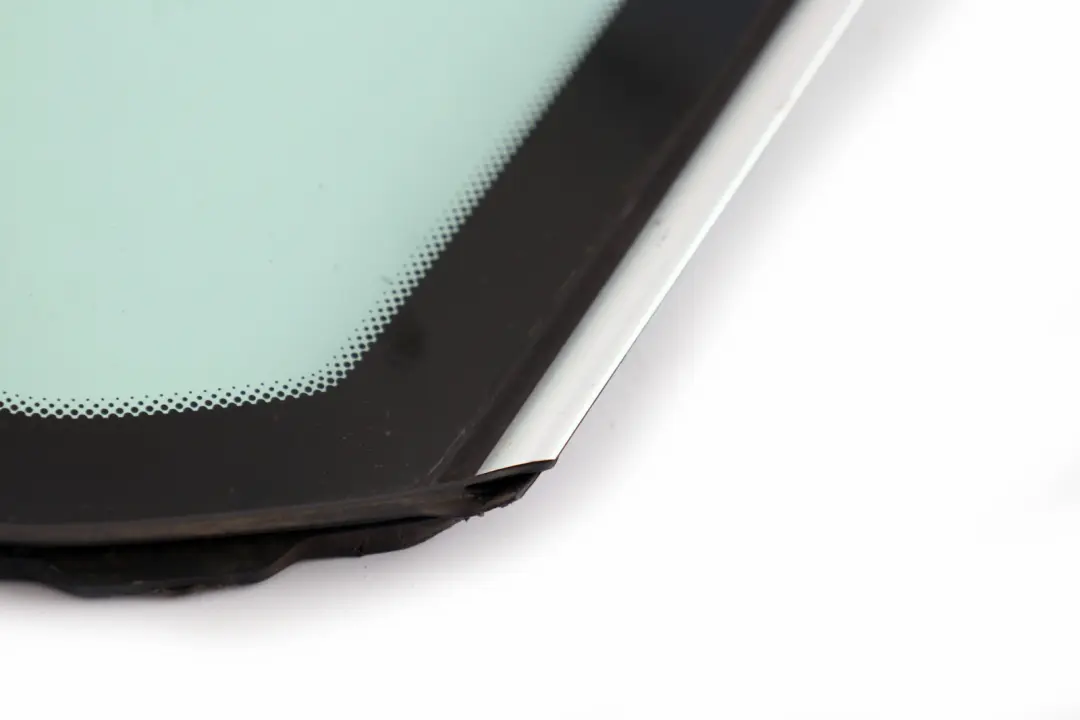 BMW E82 Ventana lateral AS2 Trasera Derecha Cromo - SKU 2996220 - Número de pieza 2996220