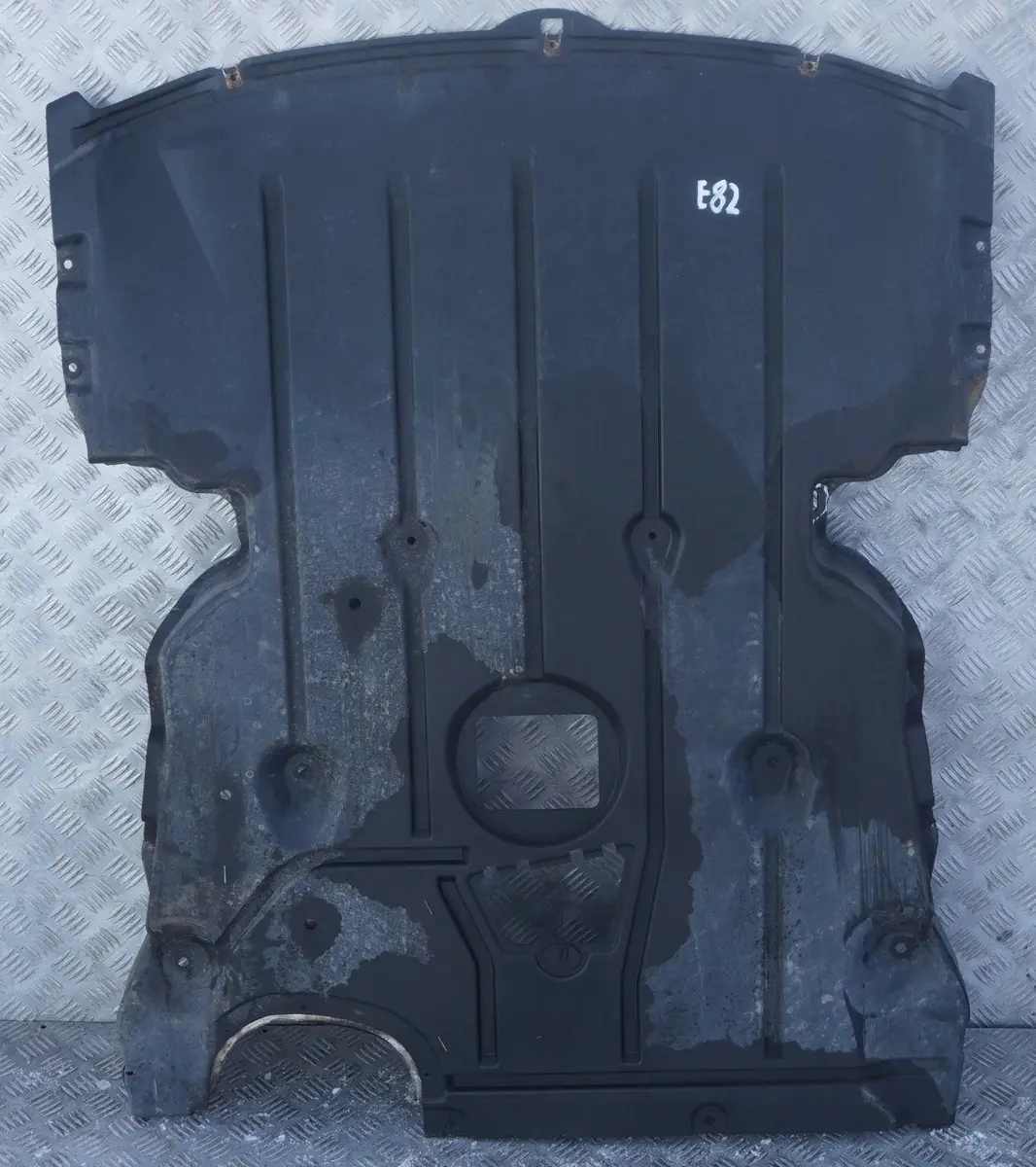 Underbonnet Tray Shield Protection Screen to BMW 1 Series E82 Petrol Engine with Part number 2996364 BMW 1 Series E82 Petrol Engine Underbonnet Tray Shield Protection Screen - SKU 2996364 - Part number 2996364