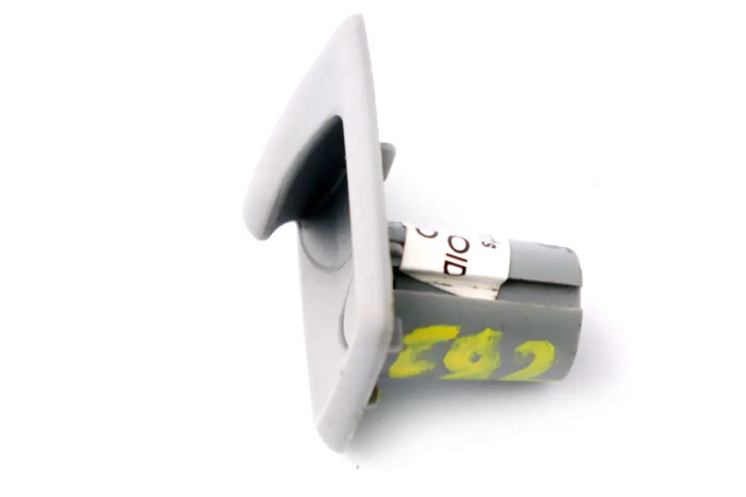 Abrigo Gancho Columna B Alaskagrau Gris 2996523 para BMW E82 con número de pieza 2996525 BMW E82 Abrigo Gancho Columna B Alaskagrau Gris 2996523 - SKU 2996525 - Número de pieza 2996525