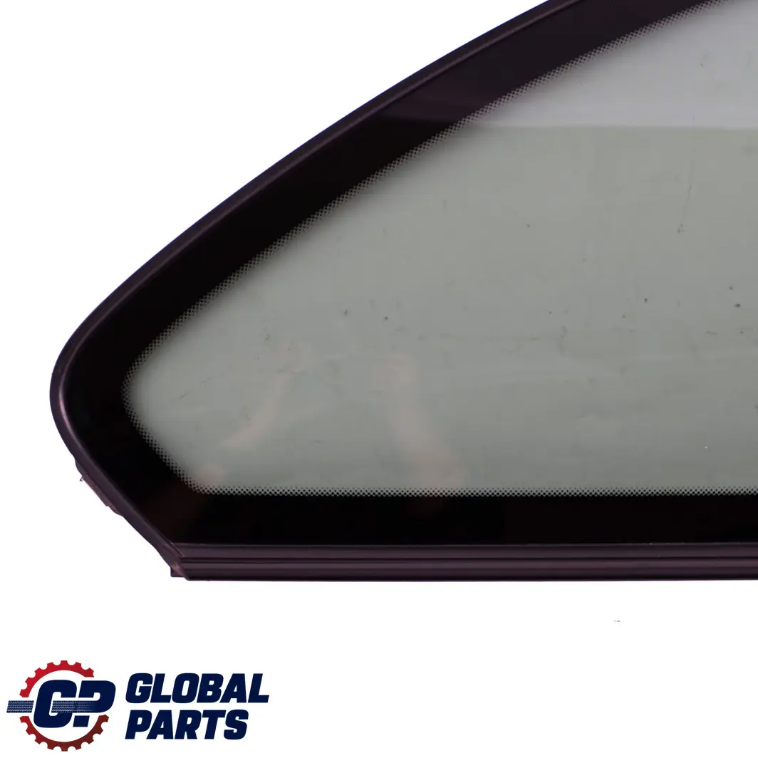 Puerta Trasera Derecha Ventana Lateral Vidrio Negro AS3 Trim Alto Brillo para BMW E82 con número de pieza 2996842 BMW E82 Puerta Trasera Derecha Ventana Lateral Vidrio Negro AS3 Trim Alto Brillo - SKU 2996842 - Número de pieza 2996842