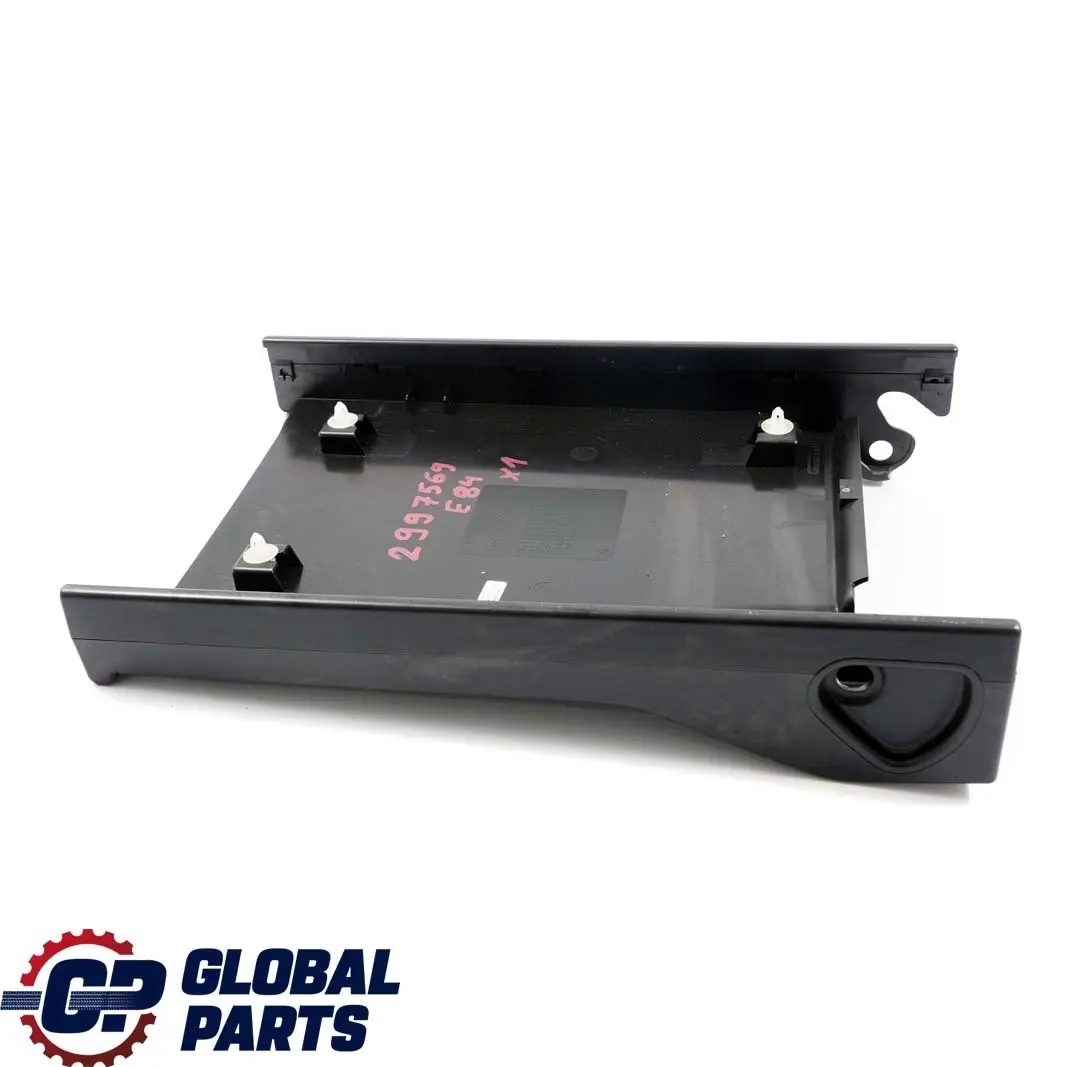 Fila E84 Sedile Posteriore Bracciolo Apertura Copertura Nera per BMW X1 con numero di parte 2997569 BMW X1 Fila E84 Sedile Posteriore Bracciolo Apertura Copertura Nera - SKU 2997569 - Numero di parte 2997569