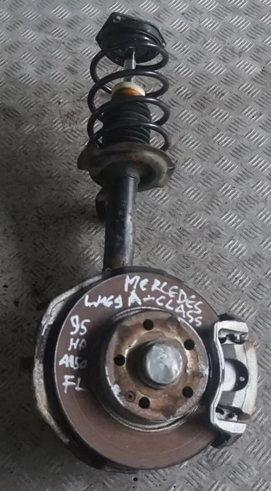 Mercedes A-Class W169 Front Left N/S Suspension Leg Brake Wheel Hub