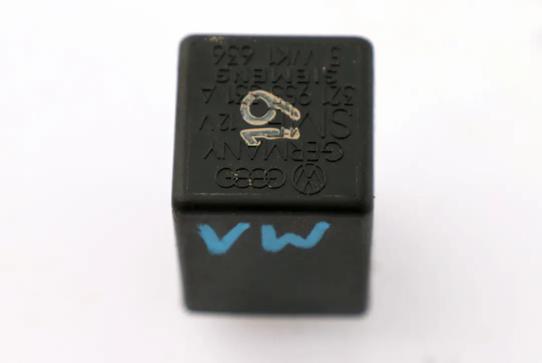 Wiper Interval A SIEMENS 5WK1636 to VW Seat Audi 19 Relay with Part number 321955531 VW Seat Audi 19 Relay Wiper Interval A SIEMENS 5WK1636 - SKU 321955531 - Part number 321955531