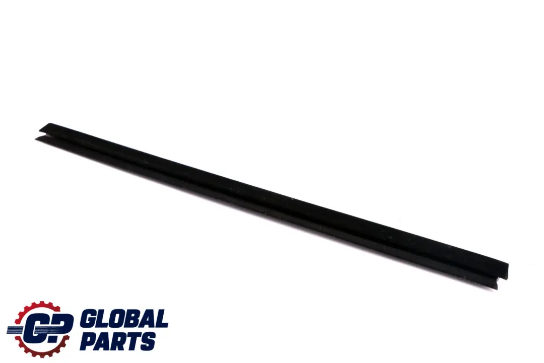 Cubierta Canal Ventana Interior Puerta Delantera Izquierda para BMW X3 E83 con número de pieza 51333330183 BMW X3 E83 Cubierta Canal Ventana Interior Puerta Delantera Izquierda - SKU 3330183 - Número de pieza 51333330183