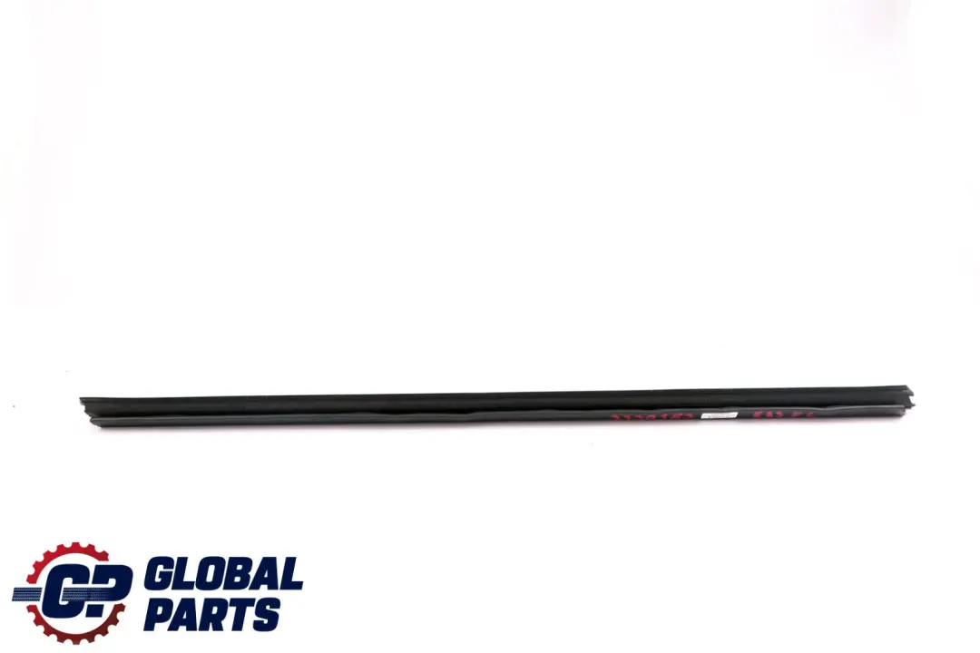 Listwa uszczelka szyby drzwi lewa przód do BMW E83 X3 o numerze 51333330183 BMW E83 X3 Listwa uszczelka szyby drzwi lewa przód - SKU 3330183 - Numer Części 51333330183