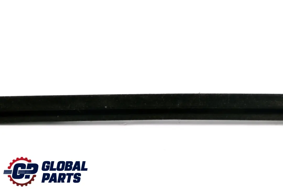 BMW X3 E83 Schachtabdeckung Innen Rechts Schwarz - SKU 3330184 - Teilenummer 51333330184