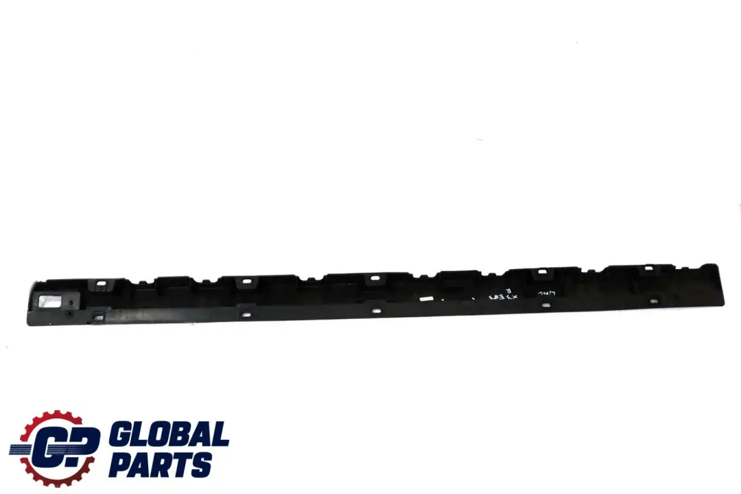 Derecho Puerta Sill Chasis Cubierta Escudo Refuerzo para BMW X3 E83 con número de pieza 51713330870 BMW X3 E83 Derecho Puerta Sill Chasis Cubierta Escudo Refuerzo - SKU 3330870 - Número de pieza 51713330870