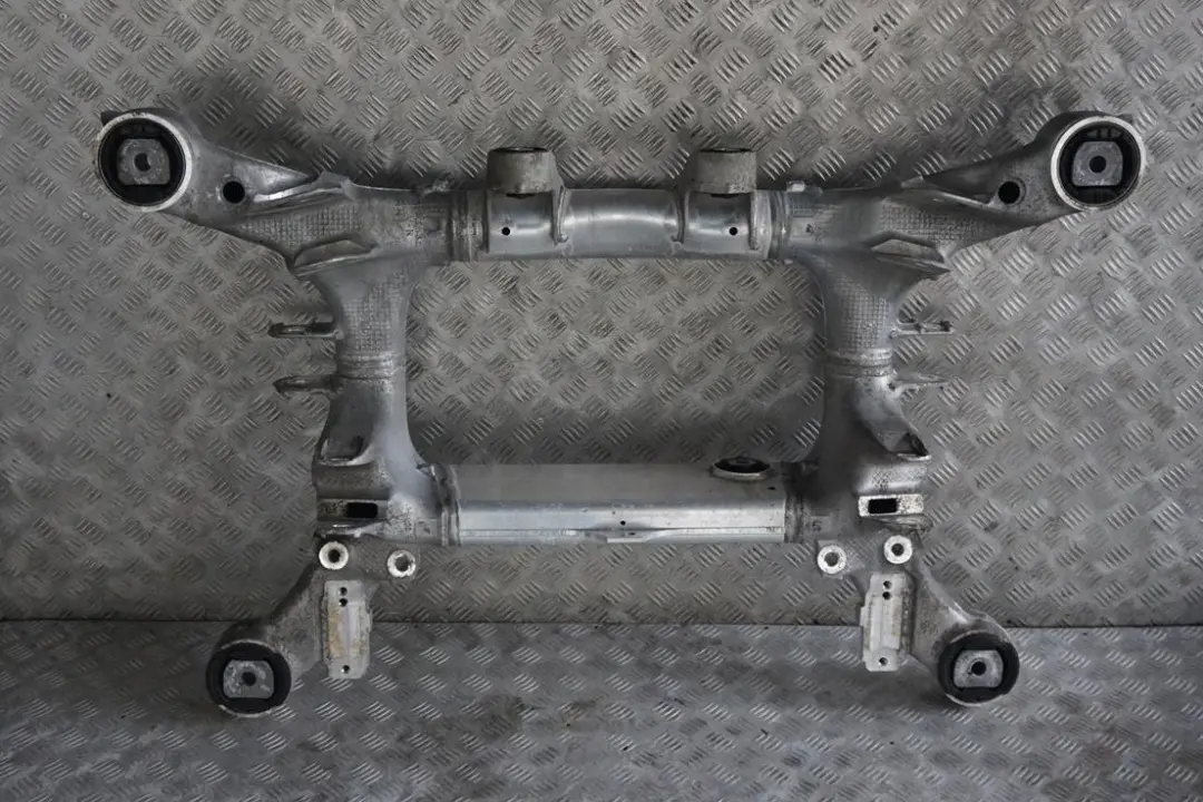 BMW F01 F02 LCI Eje Trasero Portador Subchasis Suspensión Cuna - SKU 33316855455 - Número de pieza 6855455