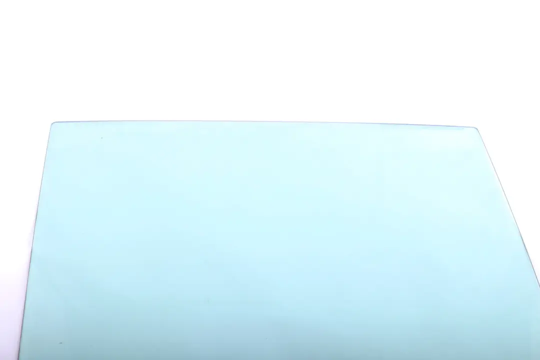 Szyba Drzwi Prawy Tył AS2 do BMW E83 X3 o numerze 3332312 BMW E83 X3 Szyba Drzwi Prawy Tył AS2 - SKU 3332312 - Numer Części 3332312