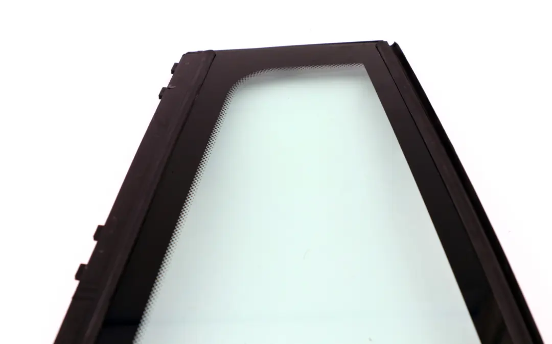 Vitre Latérale Fixe Verte AS2 Arrière Droite pour BMW X3 E83 à propos du numéro de pièce 3332820 BMW X3 E83 Vitre Latérale Fixe Verte AS2 Arrière Droite - SKU 3332820 - Numéro de pièce 3332820