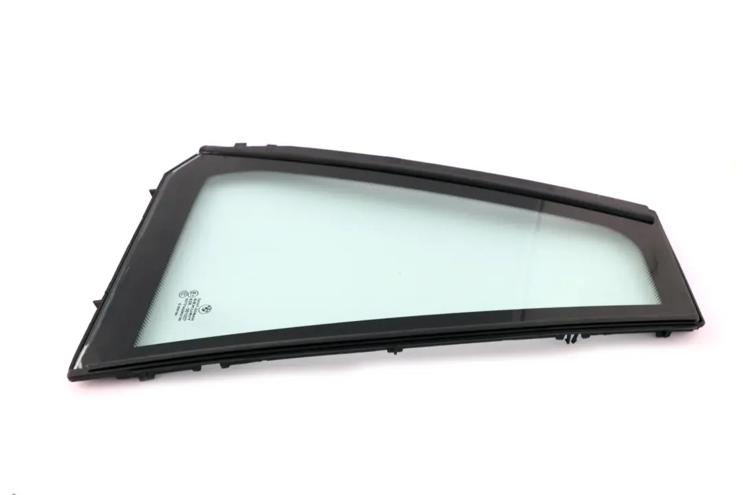 BMW X3 E83 Vitre Latérale Fixe Verte AS2 Arrière Droite - SKU 3332820 - Numéro de pièce 3332820