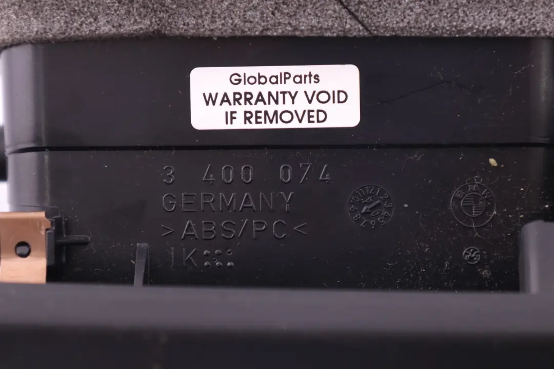 Kratka Nawiewu Wlot Powietrza Środkowa do BMW X3 E83 o numerze 3400074 BMW X3 E83 Kratka Nawiewu Wlot Powietrza Środkowa - SKU 3400074-1 - Numer Części 3400074