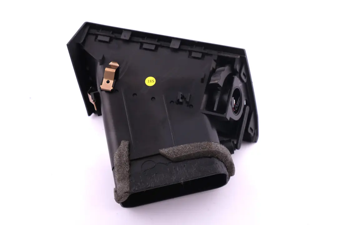 Kratka nawiew wlot powietrza lewa do BMW E83 X3 o numerze 64223400075 BMW E83 X3 Kratka nawiew wlot powietrza lewa - SKU 3400075 - Numer Części 64223400075