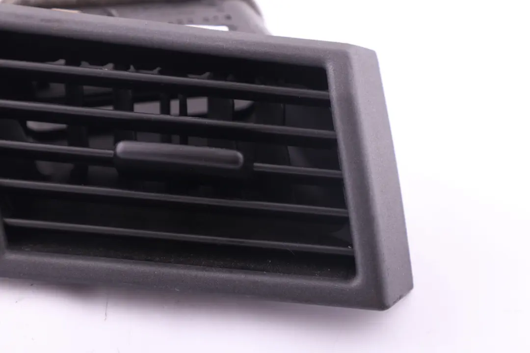 Grille D'Aération Du Tableau De Bord Avant Droite pour BMW X3 E83 à propos du numéro de pièce 3400076 BMW X3 E83 Grille D'Aération Du Tableau De Bord Avant Droite - SKU 3400076 - Numéro de pièce 3400076