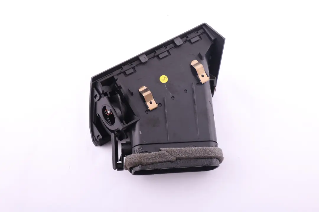 Kratka Nawiew Wlot Powietrza Prawa do BMW E83 X3 o numerze 3400076 BMW E83 X3 Kratka Nawiew Wlot Powietrza Prawa - SKU 3400076 - Numer Części 3400076