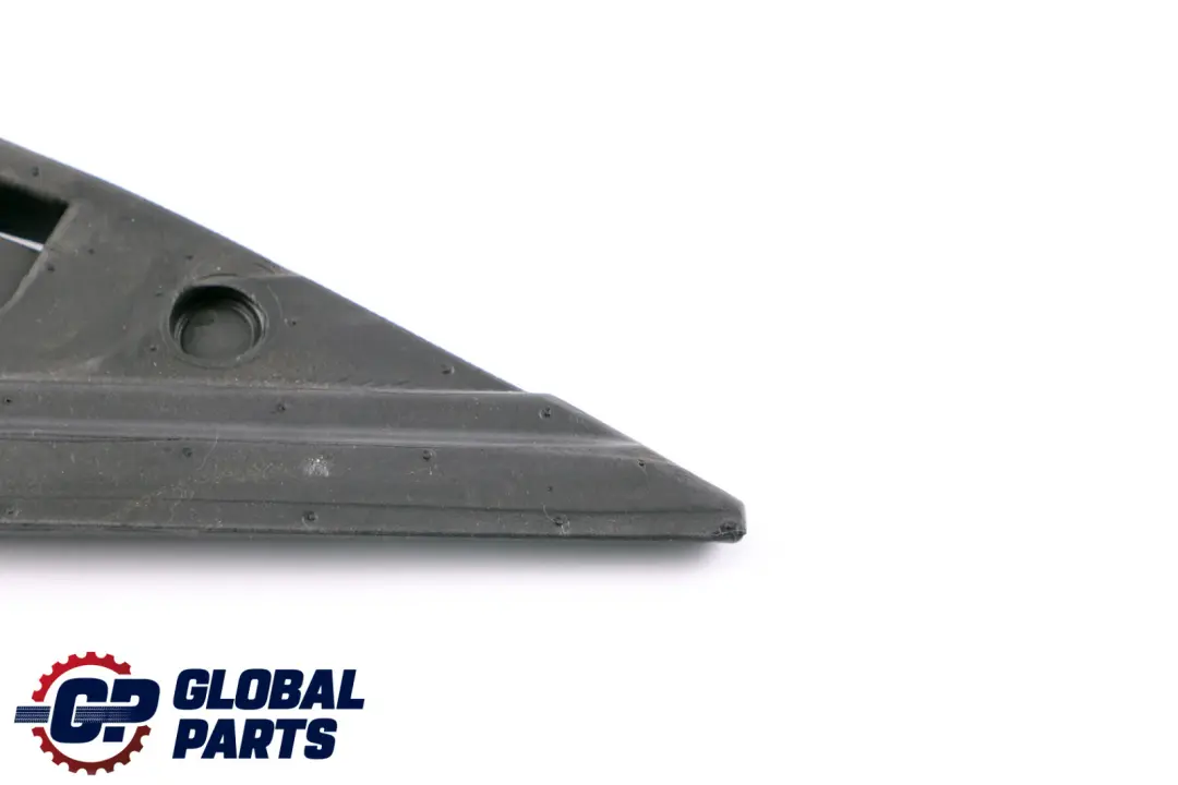 E83N Guarnizione LCI Triangolo Specchio Interno Sinistro per BMW X3 E83 con numero di parte 3400323 BMW X3 E83 E83N Guarnizione LCI Triangolo Specchio Interno Sinistro - SKU 3400323 - Numero di parte 3400323