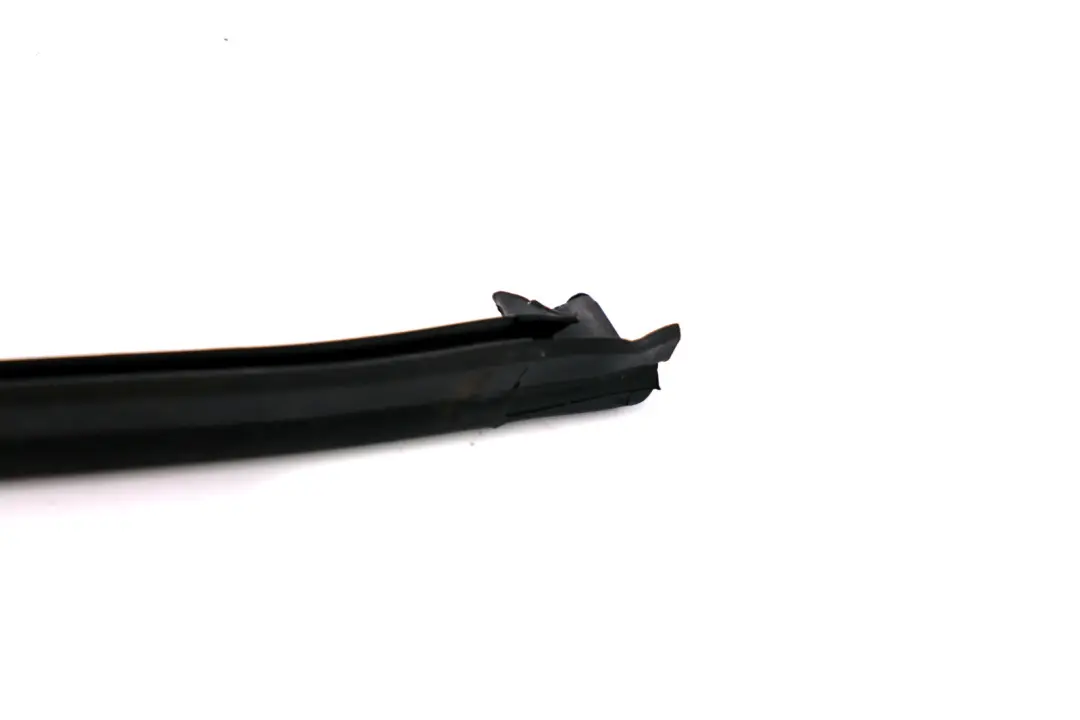 Capo Delantero Derecho Burlete Sellado para BMW X3 E83 con número de pieza 3400362 BMW X3 E83 Capo Delantero Derecho Burlete Sellado - SKU 3400362 - Número de pieza 3400362