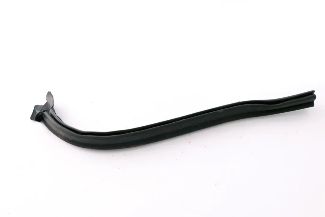 Front Right O/S Engine Compartment Gasket Seal Trim 8208507 to BMW X3 Series E83 with Part number 3400364 BMW X3 Series E83 Front Right O/S Engine Compartment Gasket Seal Trim 8208507 - SKU 3400364-1 - Part number 3400364