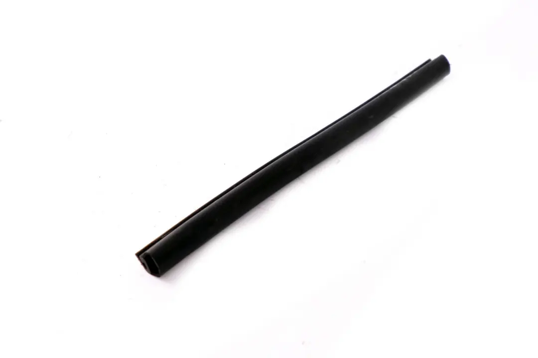 Abdichtung Frontklappe vorne für BMW X3 er E83 mit Teilenummer 3400365 BMW X3 er E83 Abdichtung Frontklappe vorne - SKU 3400365 - Teilenummer 3400365