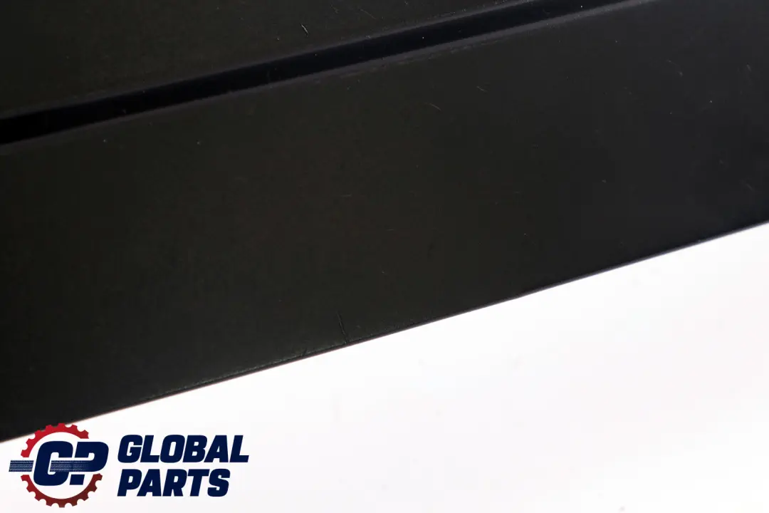 Remate Tapa Maletero Inferior 3400393 NEGRO para BMW E83 con número de pieza 51133400393 BMW E83 Remate Tapa Maletero Inferior 3400393 NEGRO - SKU 3400393-1 - Número de pieza 51133400393