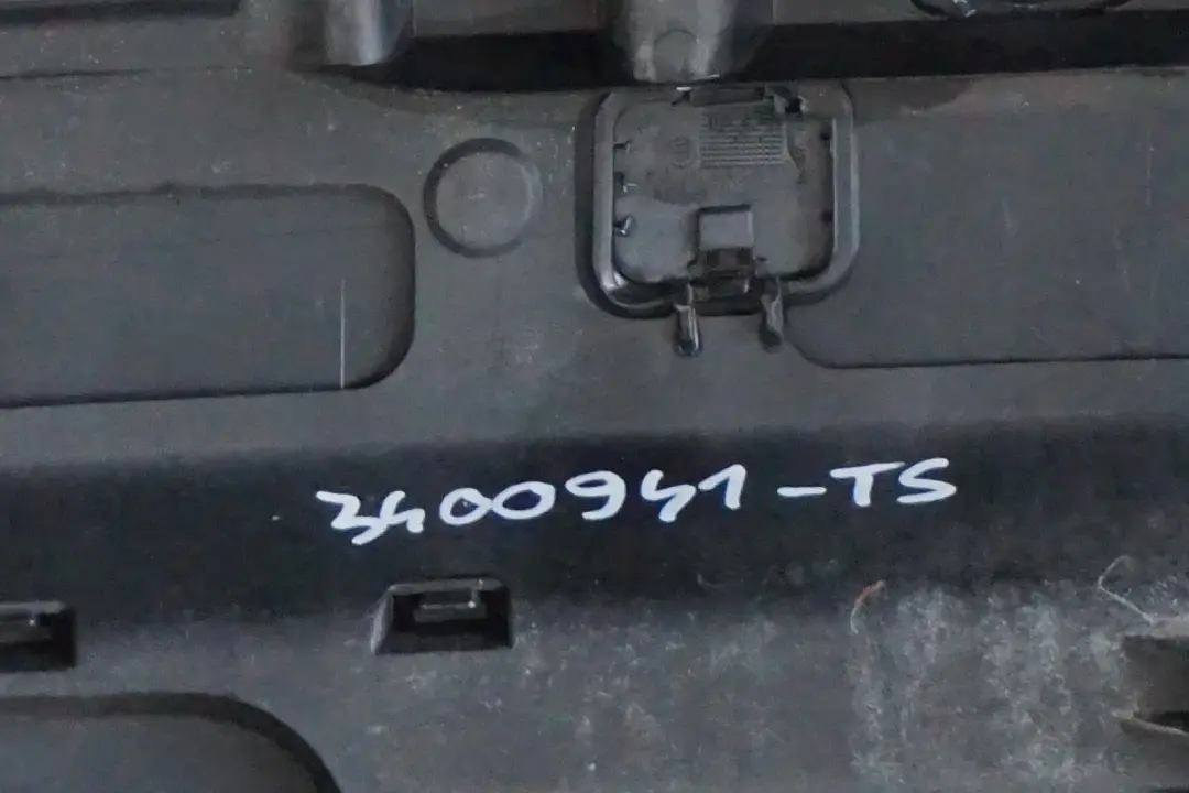 Zderzak tylny tył pdc titansilber do BMW E83 X3 o numerze 3400941 BMW E83 X3 Zderzak tylny tył pdc titansilber - SKU 3400941-TS - Numer Części 3400941