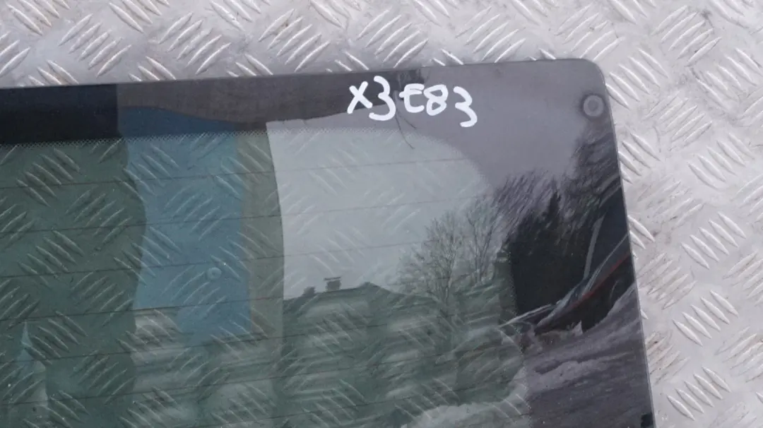 Szyba Tylna Tył Czarna AS3 do BMW X3 E83 o numerze 3401786 BMW X3 E83 Szyba Tylna Tył Czarna AS3 - SKU 3401786 - Numer Części 3401786