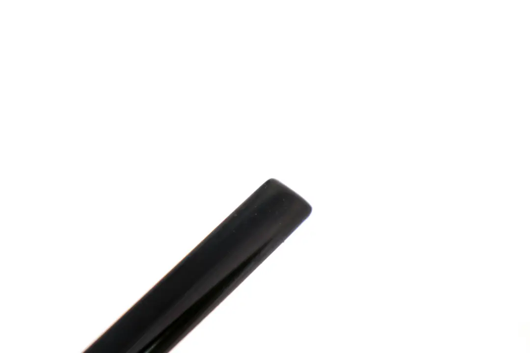 Finisher Side Window Rear Right Glanzschwarz to BMW X3 SERIES E83 with Part number 3402326 BMW X3 SERIES E83 Finisher Side Window Rear Right Glanzschwarz - SKU 3402326 - Part number 3402326