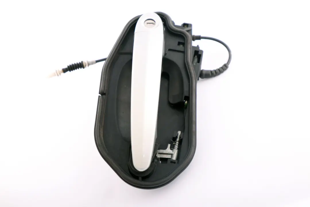 Complete Front Right Grab Handle O/S Titansilber Titan Silver to BMW X3 Series E83 with Part number 3402592 BMW X3 Series E83 Complete Front Right Grab Handle O/S Titansilber Titan Silver - SKU rhd-3402592-TS1 - Part number 3402592