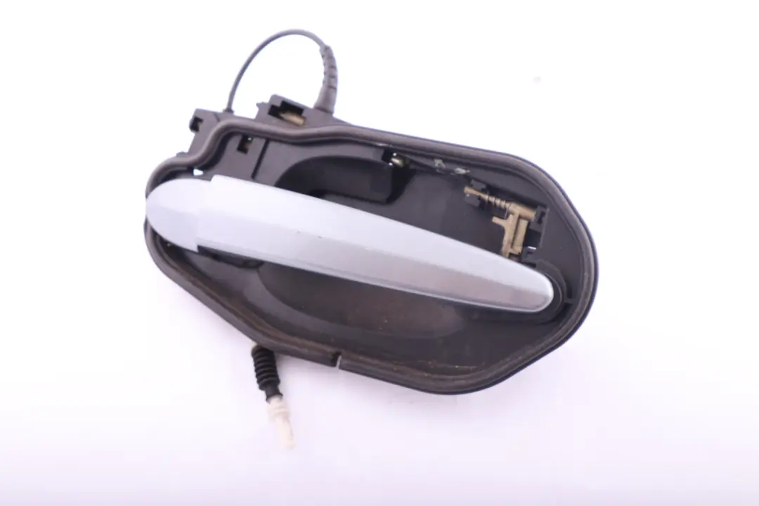 Complete Rear Right Grab Handle O/S Spacegrau Space Grey to BMW X3 Series E83 with Part number 3402593 BMW X3 Series E83 Complete Rear Right Grab Handle O/S Spacegrau Space Grey - SKU 3402593-SCG - Part number 3402593