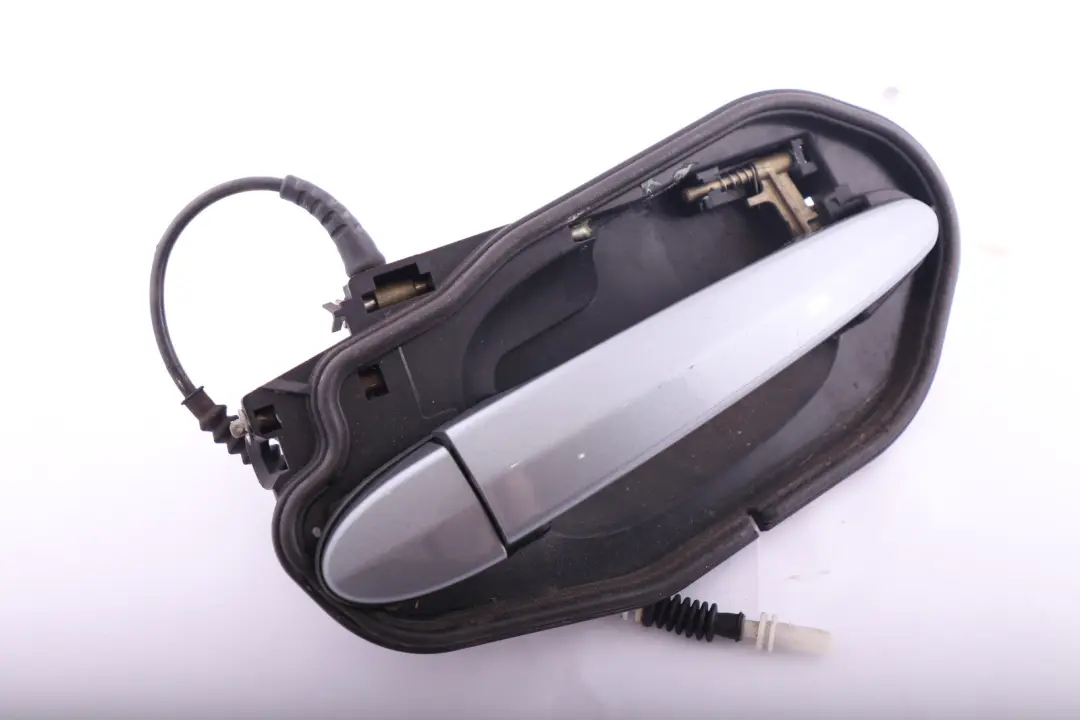 Complete Rear Right Grab Handle O/S Spacegrau Space Grey to BMW X3 Series E83 with Part number 3402593 BMW X3 Series E83 Complete Rear Right Grab Handle O/S Spacegrau Space Grey - SKU 3402593-SCG - Part number 3402593