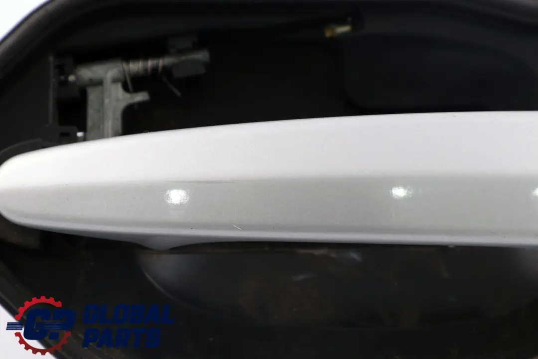 Poignée arrière gauche complète Titansilber Silver 354 pour BMW X3 E83 à propos du numéro de pièce 3402593 BMW X3 E83 Poignée arrière gauche complète Titansilber Silver 354 - SKU 3402593-TS - Numéro de pièce 3402593