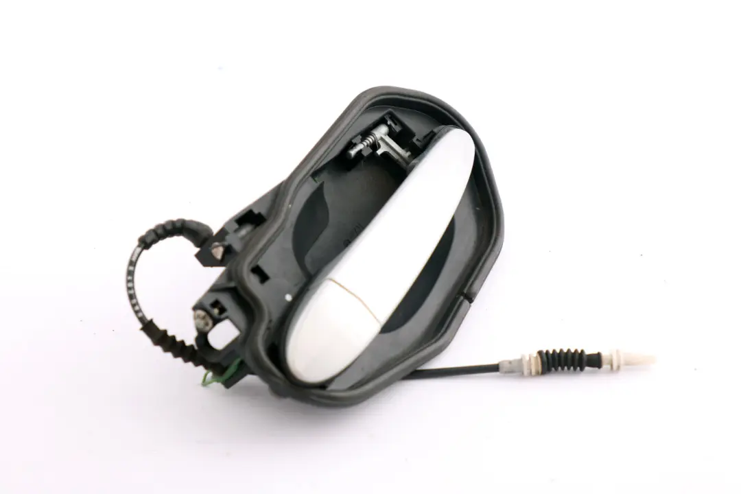 E83N Completo Asidero Trasero Derecho Titansilber Plata para BMW E83 con número de pieza 3402593 BMW E83 E83N Completo Asidero Trasero Derecho Titansilber Plata - SKU 3402593-TS1 - Número de pieza 3402593