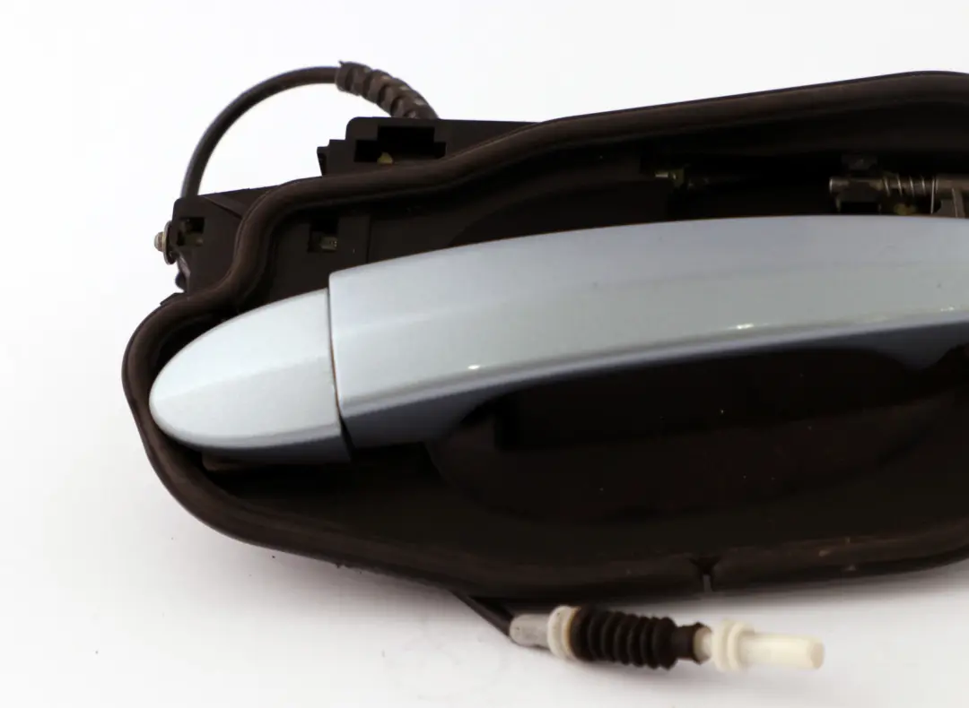 E83N LCI Supporto Maniglia Porta Esterna Posteriore Destra per BMW X3 E83 con numero di parte 3402593 BMW X3 E83 E83N LCI Supporto Maniglia Porta Esterna Posteriore Destra - SKU 3402593-WB1 - Numero di parte 3402593