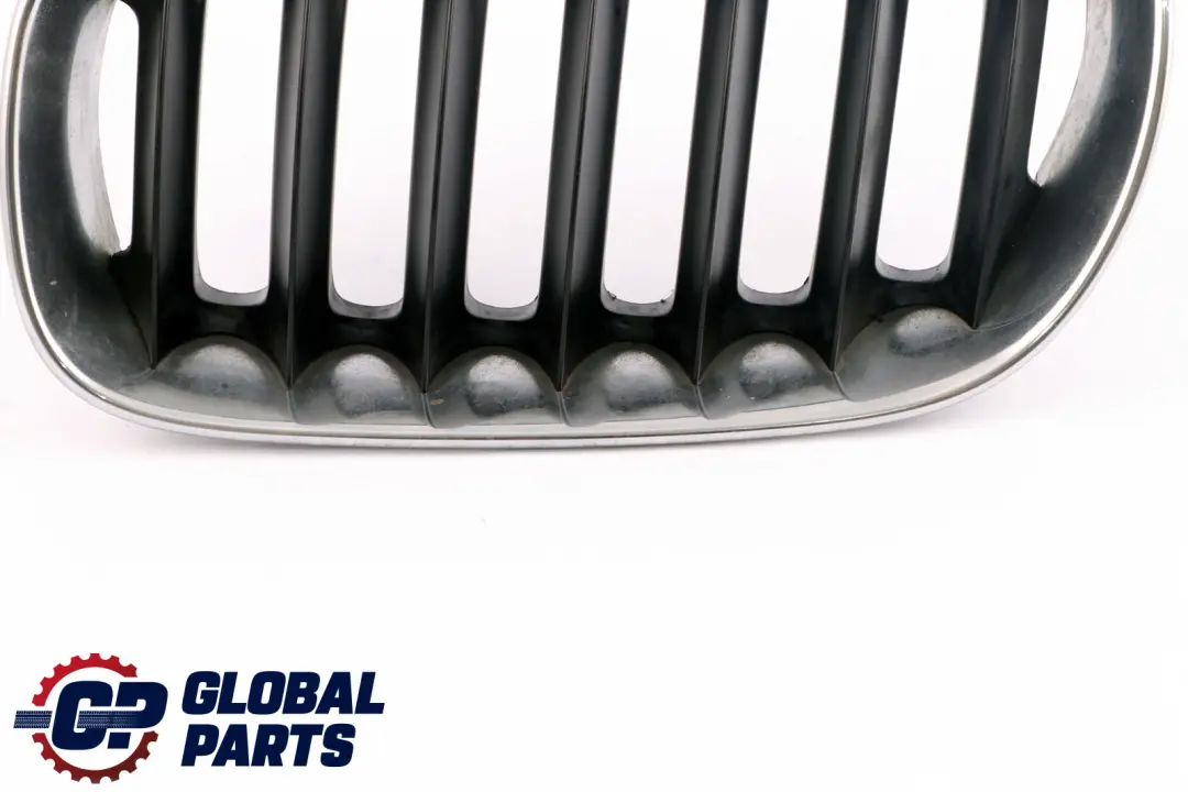 BMW X3 E83 Pare-chocs avant Grille centrale chromée gauche - SKU 3402909 - Numéro de pièce 3402909