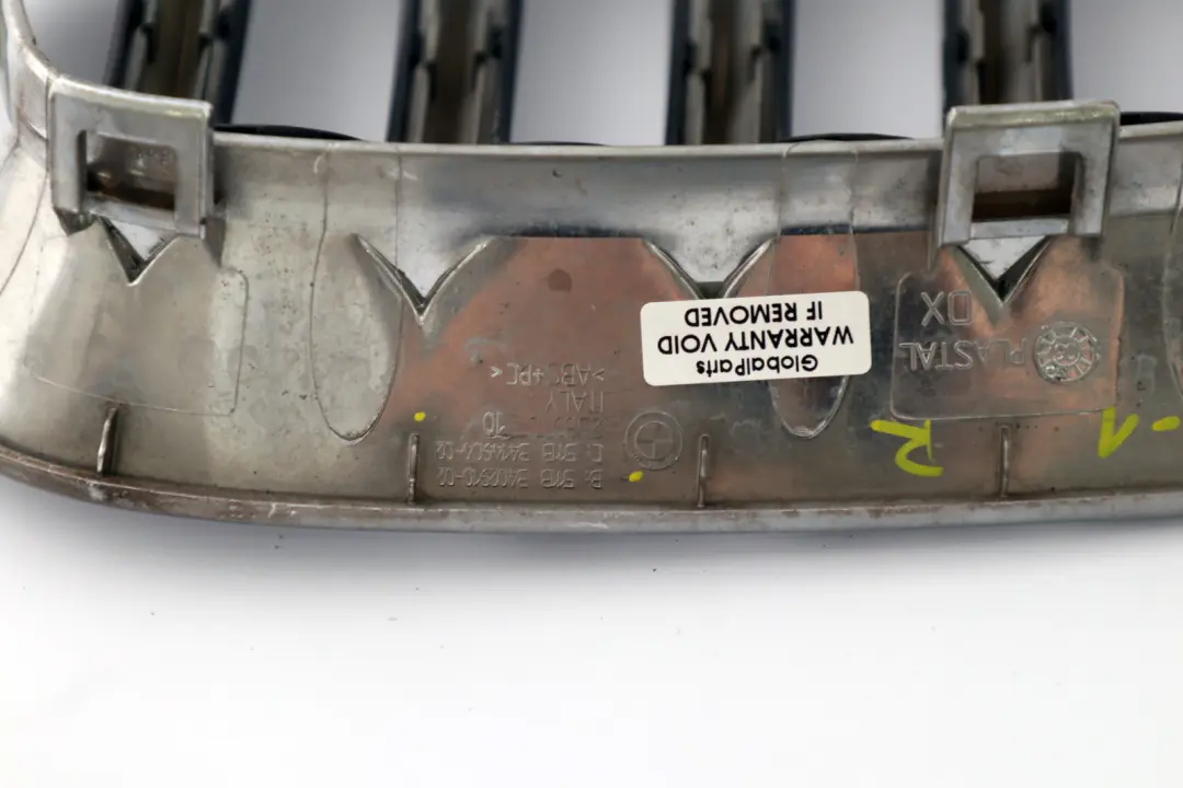 parachoques delantero rejilla central ri?on derecho O / S Chrome para BMW E83 con número de pieza 3402910 BMW E83 parachoques delantero rejilla central ri?on derecho O / S Chrome - SKU 3402910-1 - Número de pieza 3402910