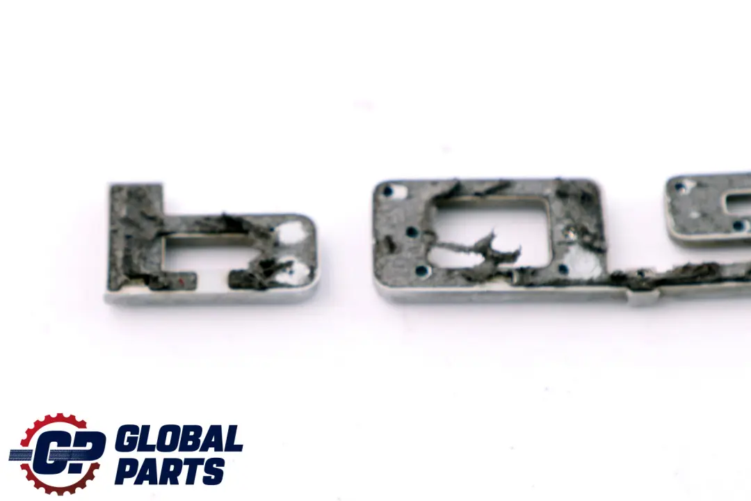 Tapa del maletero trasero Adherido Emblema Lettering 2.0d para BMW X3 E83 con número de pieza 3403017 BMW X3 E83 Tapa del maletero trasero Adherido Emblema Lettering 2.0d - SKU 3403017 - Número de pieza 3403017