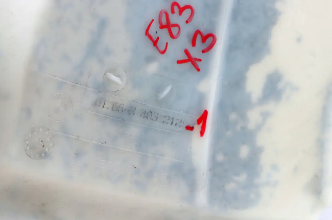 E83N LCI Dispositivo Limpiafaros Contenedor para BMW X3 E83 con número de pieza 3403212 BMW X3 E83 E83N LCI Dispositivo Limpiafaros Contenedor - SKU 3403212-1 - Número de pieza 3403212