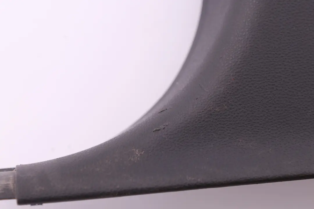 Moldura Columna B Inferior Izquierda Gris Basalto 3330529 para BMW X3 E83 con número de pieza 3403325 BMW X3 E83 Moldura Columna B Inferior Izquierda Gris Basalto 3330529 - SKU 3403325 - Número de pieza 3403325