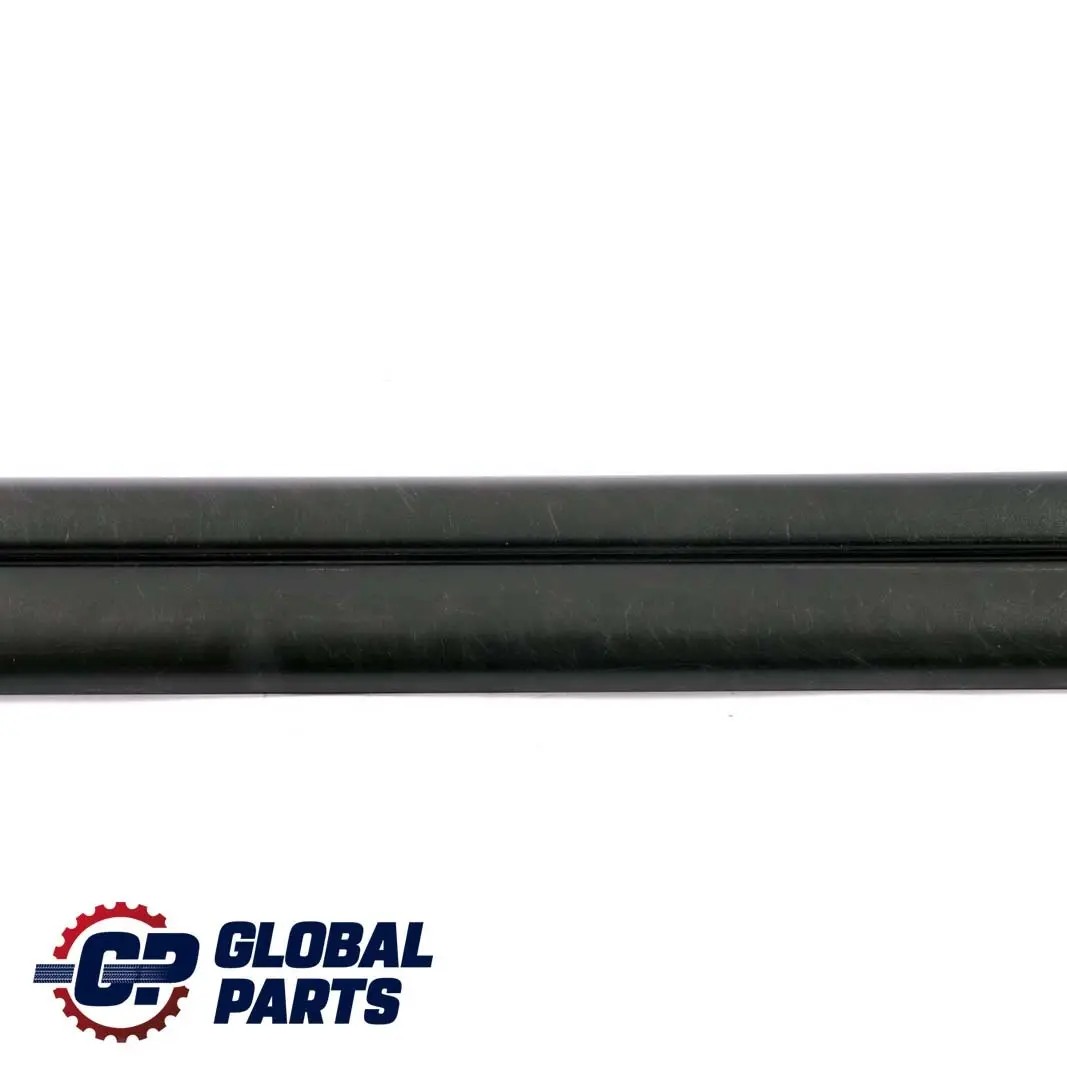 Bande de Couverture Entree a L'Avant Gauche Anthracite 7051381 pour BMW X3 E83 à propos du numéro de pièce 3404763 BMW X3 E83 Bande de Couverture Entree a L'Avant Gauche Anthracite 7051381 - SKU 3404763-1 - Numéro de pièce 3404763