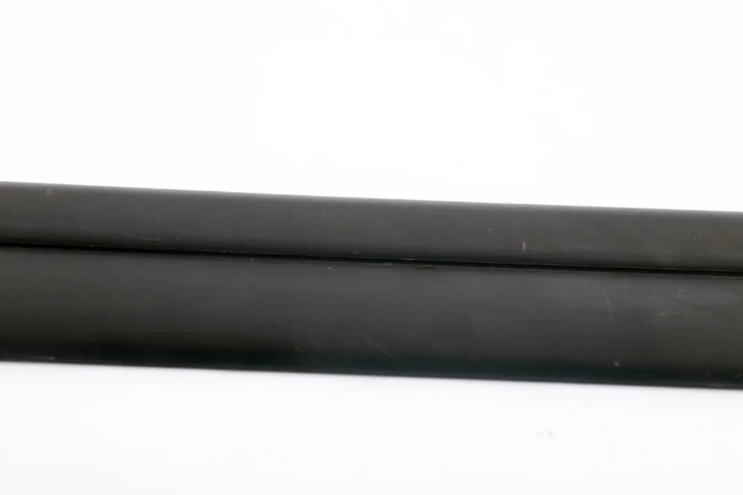 Listwa osłona progu lewa basaltgrau do BMW E83 X3 o numerze 3404764 BMW E83 X3 Listwa osłona progu lewa basaltgrau - SKU 3404764 - Numer Części 3404764