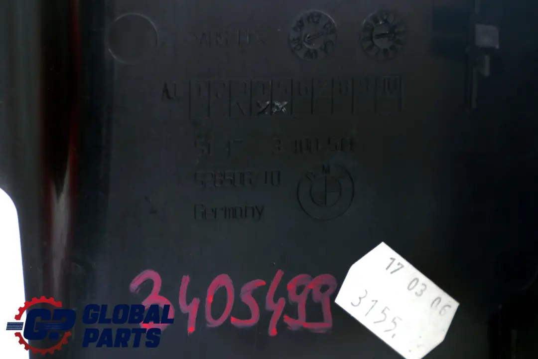 Osłona obudowa pasa lewy tył 3400511 do BMW E83 X3 o numerze 3405499 BMW E83 X3 Osłona obudowa pasa lewy tył 3400511 - SKU 3405499 - Numer Części 3405499